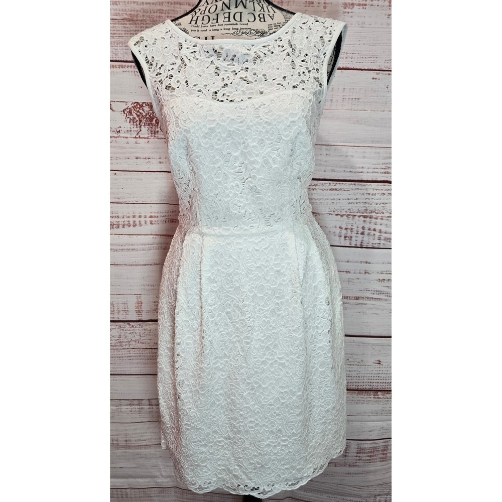White House Black Market White Lace Sheath Dress Size 00 Sleeveless Floral Round